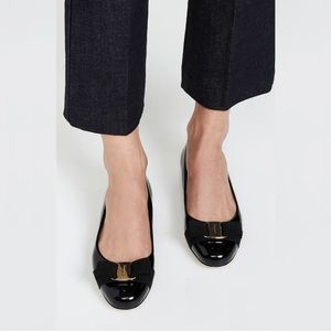 SALVATORE FERRAGAMO Vara Varina Lillac Bow Flats Heels Black Patent Leather 9.5